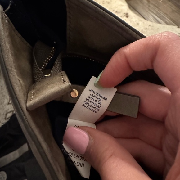 Tommy Hilfiger Leather Saddle/Crossbody Bag - Picture 6 of 6